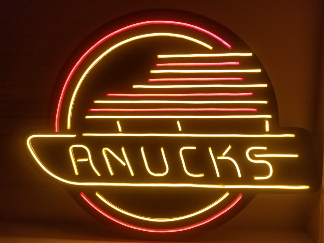 Vancouver Canucks (Sports Neon Sign)