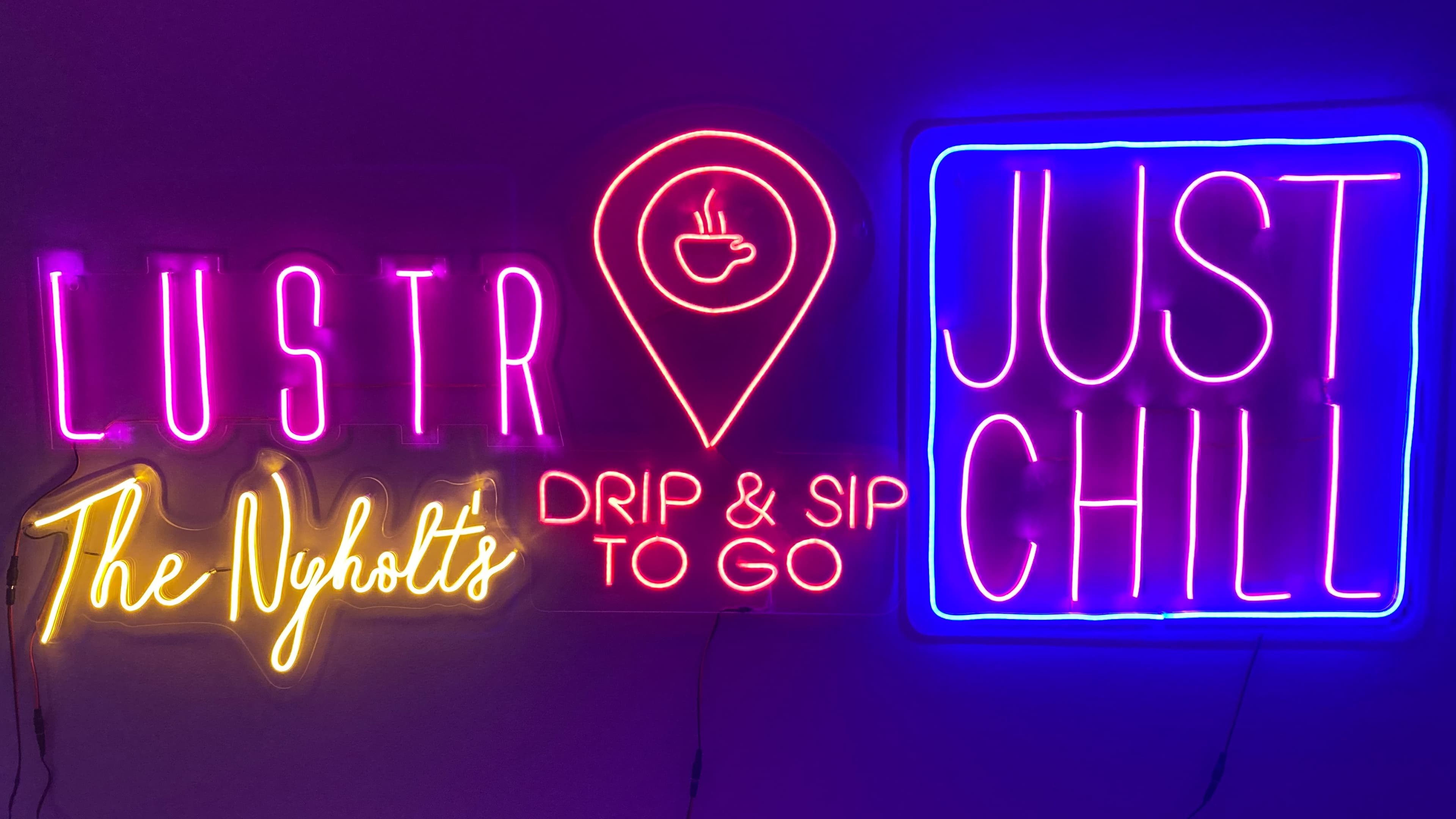 shop-custom-led-neon-signs-canada-neon-mart